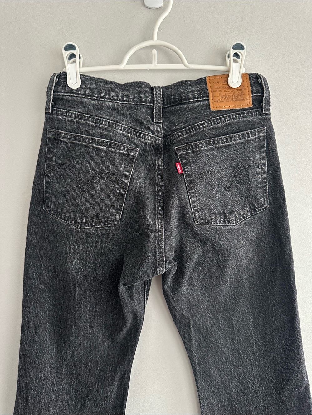 Levi's Women's Black Washed Boot Cut Wedgie 27x30 Jeans - Picture 10 of 16